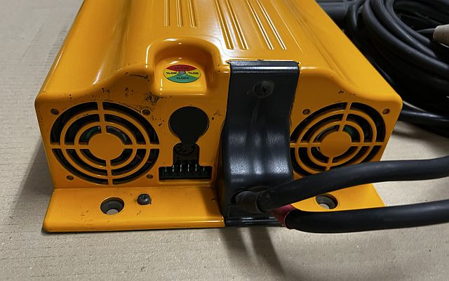 Zivan F7BQMW-0002QX | Used charger lead/acid 24V 60A 230V 11A sn. 1407710970 Used charger lead/acid 24V 60A 230V 11A sn. 1407710970 - Акумулатор за Подемно-транспортна техника: снимка 3 Zivan F7BQMW-0002QX | Used charger lead/acid 24V 60A 230V 11A sn. 1407710970 Used charger lead/acid 24V 60A 230V 11A sn. 1407710970 - Акумулатор за Подемно-транспортна техника: снимка 3