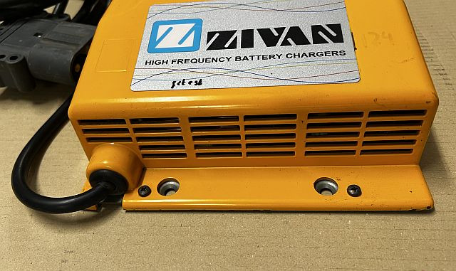Zivan F7BQMW-0002QX | Used charger lead/acid 24V 60A 230V 11A sn. 1407710970 Used charger lead/acid 24V 60A 230V 11A sn. 1407710970 - Акумулатор за Подемно-транспортна техника: снимка 4 Zivan F7BQMW-0002QX | Used charger lead/acid 24V 60A 230V 11A sn. 1407710970 Used charger lead/acid 24V 60A 230V 11A sn. 1407710970 - Акумулатор за Подемно-транспортна техника: снимка 4