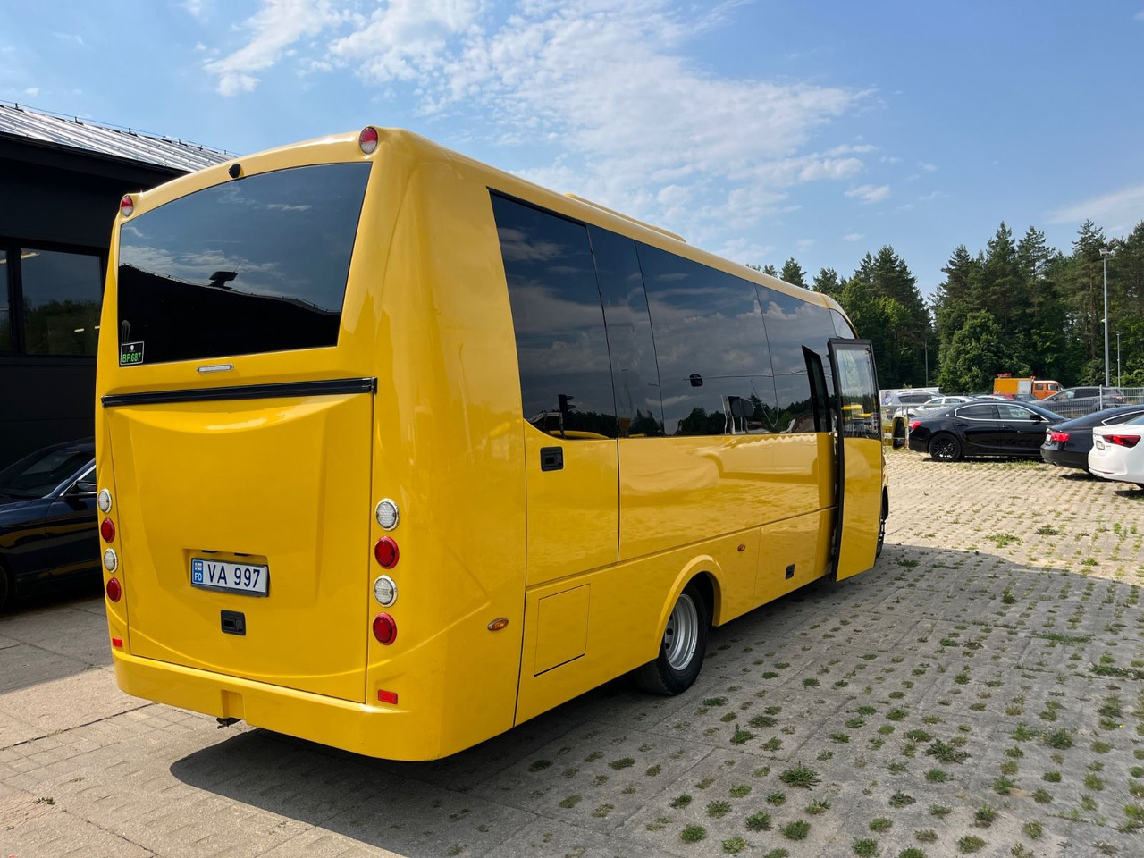 Iveco Rosero First / 24+1+1 / Telma/ EURO6 - Туристически автобус: снимка 3 Iveco Rosero First / 24+1+1 / Telma/ EURO6 - Туристически автобус: снимка 3