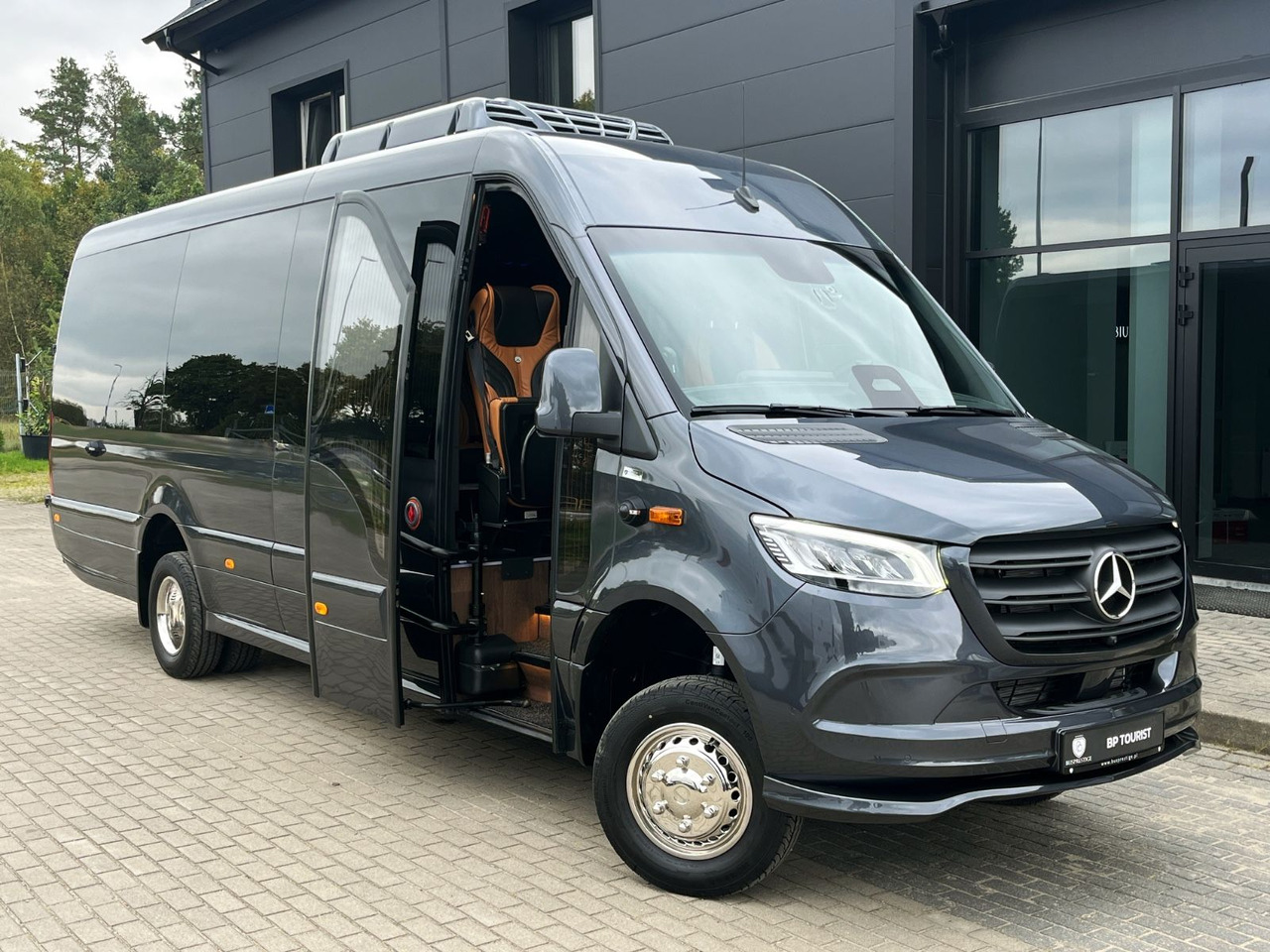 Mercedes-Benz Sprinter 519 AWD 4x4 TOURIST  / 21 to 24 Seats - Микробус, Пътнически бус: снимка 3 Mercedes-Benz Sprinter 519 AWD 4x4 TOURIST  / 21 to 24 Seats - Микробус, Пътнически бус: снимка 3