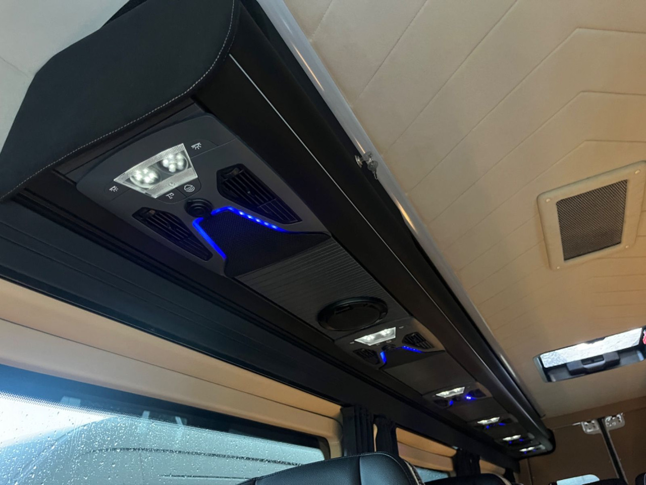 Микробус, Пътнически бус Mercedes-Benz Sprinter 519 AWD 4x4 TOURIST  / 21 to 24 Seats: снимка 18