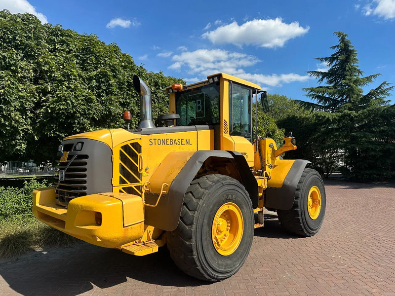 Volvo L120 F - Колесен товарач: снимка 4 Volvo L120 F - Колесен товарач: снимка 4