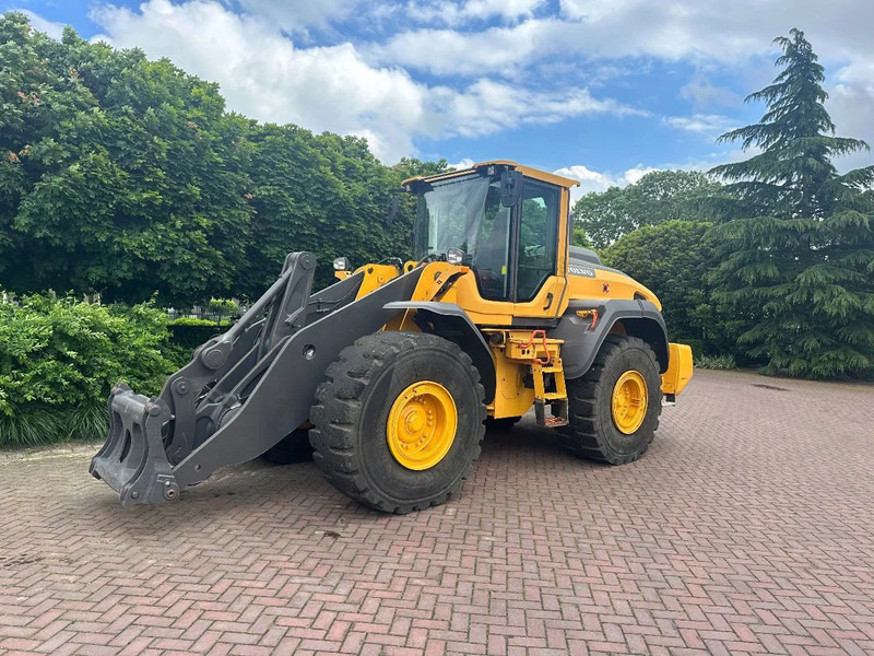 Volvo L120 H - Колесен товарач: снимка 2 Volvo L120 H - Колесен товарач: снимка 2