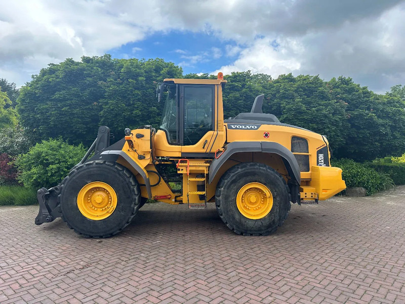 Volvo L120 H - Колесен товарач: снимка 1 Volvo L120 H - Колесен товарач: снимка 1
