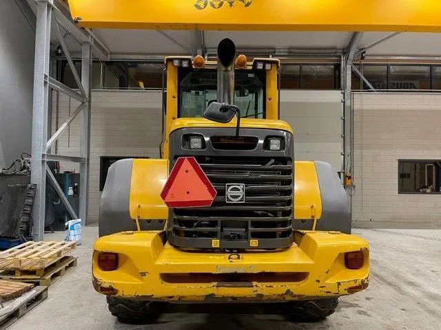 Volvo L70 F - Колесен товарач: снимка 2 Volvo L70 F - Колесен товарач: снимка 2