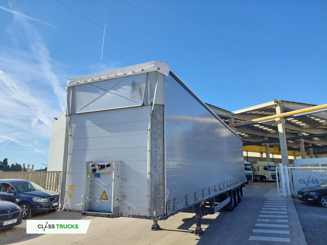 Schmitz Cargobull SCS24/L Varios - Брезентово полуремарке: снимка 1 Schmitz Cargobull SCS24/L Varios - Брезентово полуремарке: снимка 1