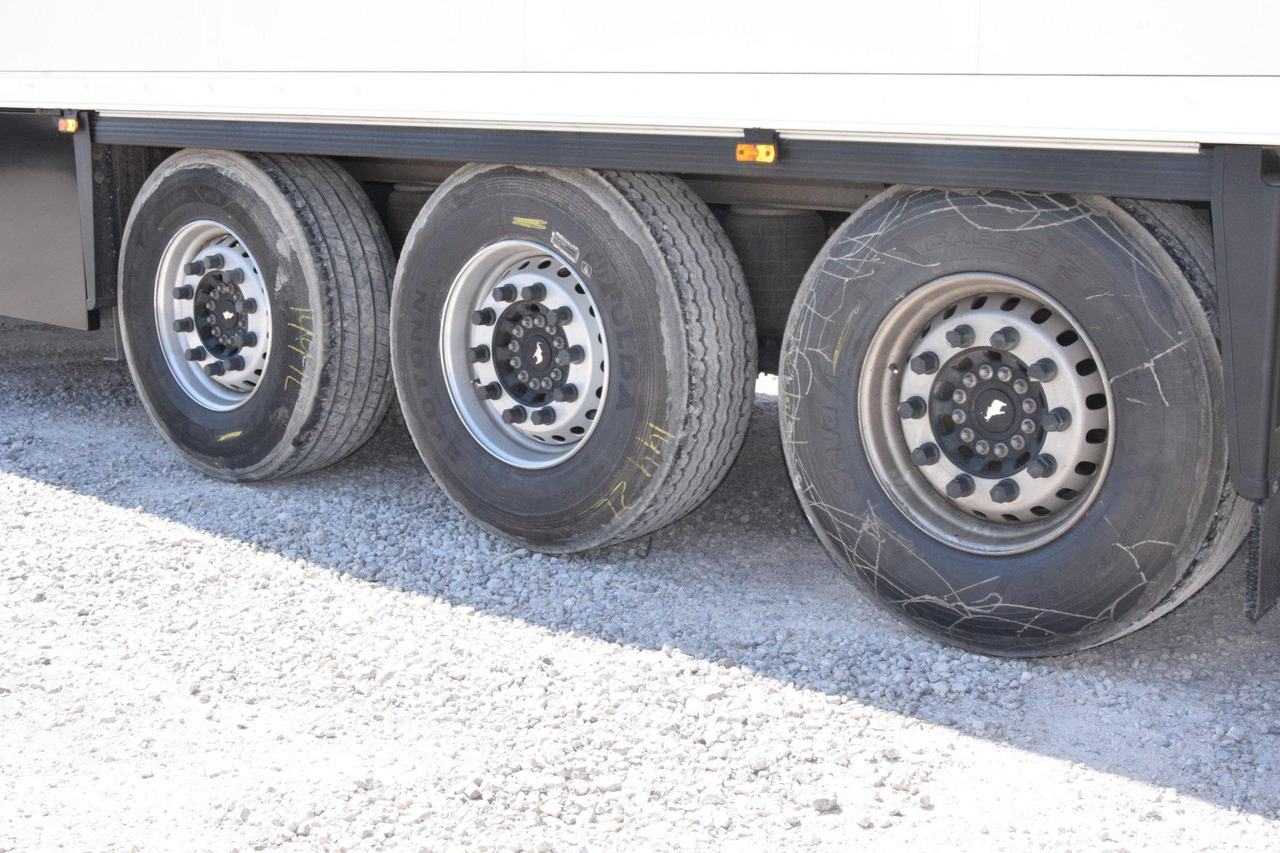 Рефрижератор полуремарке Schmitz Cargobull SKO FP 60 ThermoKing SLXi 300: снимка 11 Рефрижератор полуремарке Schmitz Cargobull SKO FP 60 ThermoKing SLXi 300: снимка 11