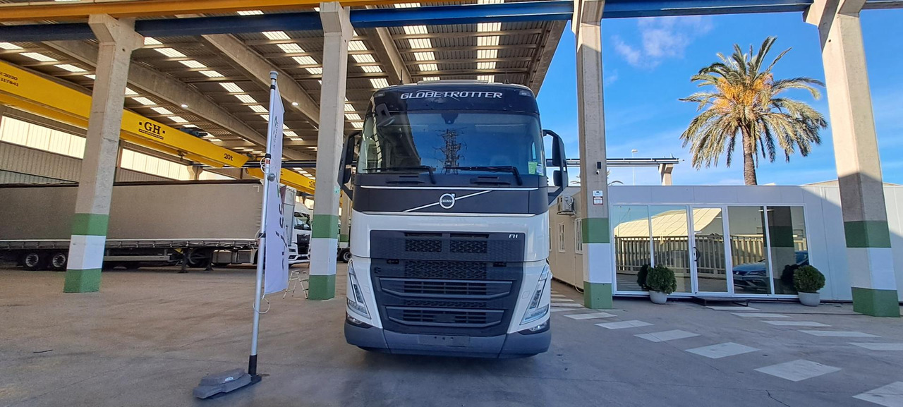 Volvo FH 460 Globetrotter XL Retarder - Влекач: снимка 2 Volvo FH 460 Globetrotter XL Retarder - Влекач: снимка 2
