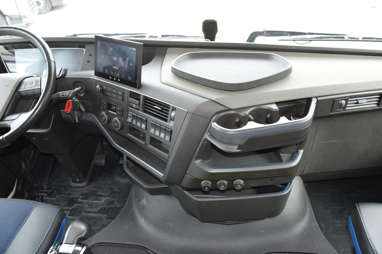 Влекач Volvo FH 460 Globetrotter XL i-Save Side Skirts: снимка 11