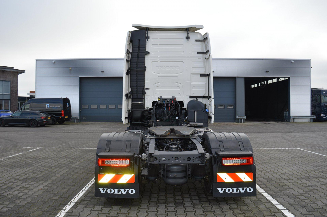 Volvo FH 500 Globetrotter XL - Влекач: снимка 3 Volvo FH 500 Globetrotter XL - Влекач: снимка 3