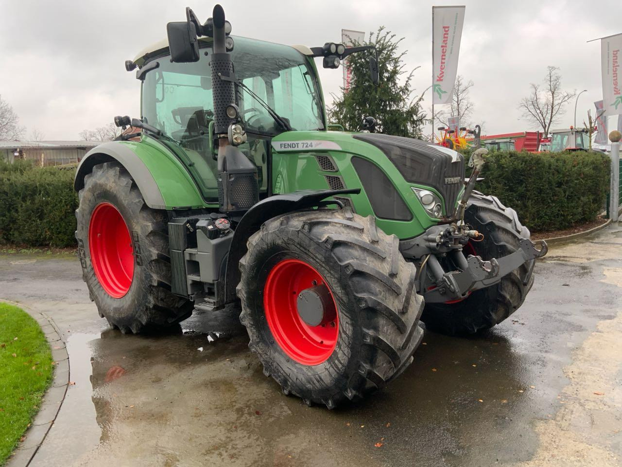 Fendt 724 Vario ProfiPlus - Трактор: снимка 1 Fendt 724 Vario ProfiPlus - Трактор: снимка 1