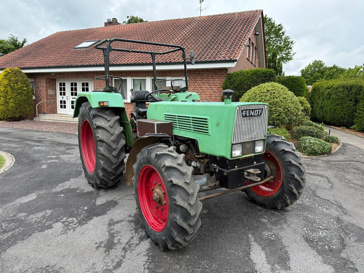Fendt Farmer 106 (FWA 268S) - Трактор: снимка 1 Fendt Farmer 106 (FWA 268S) - Трактор: снимка 1