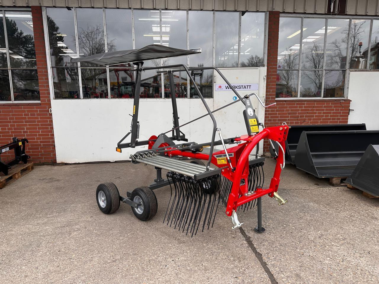 Massey Ferguson 381 DN - Гребло/ Сенообръщачка: снимка 3 Massey Ferguson 381 DN - Гребло/ Сенообръщачка: снимка 3