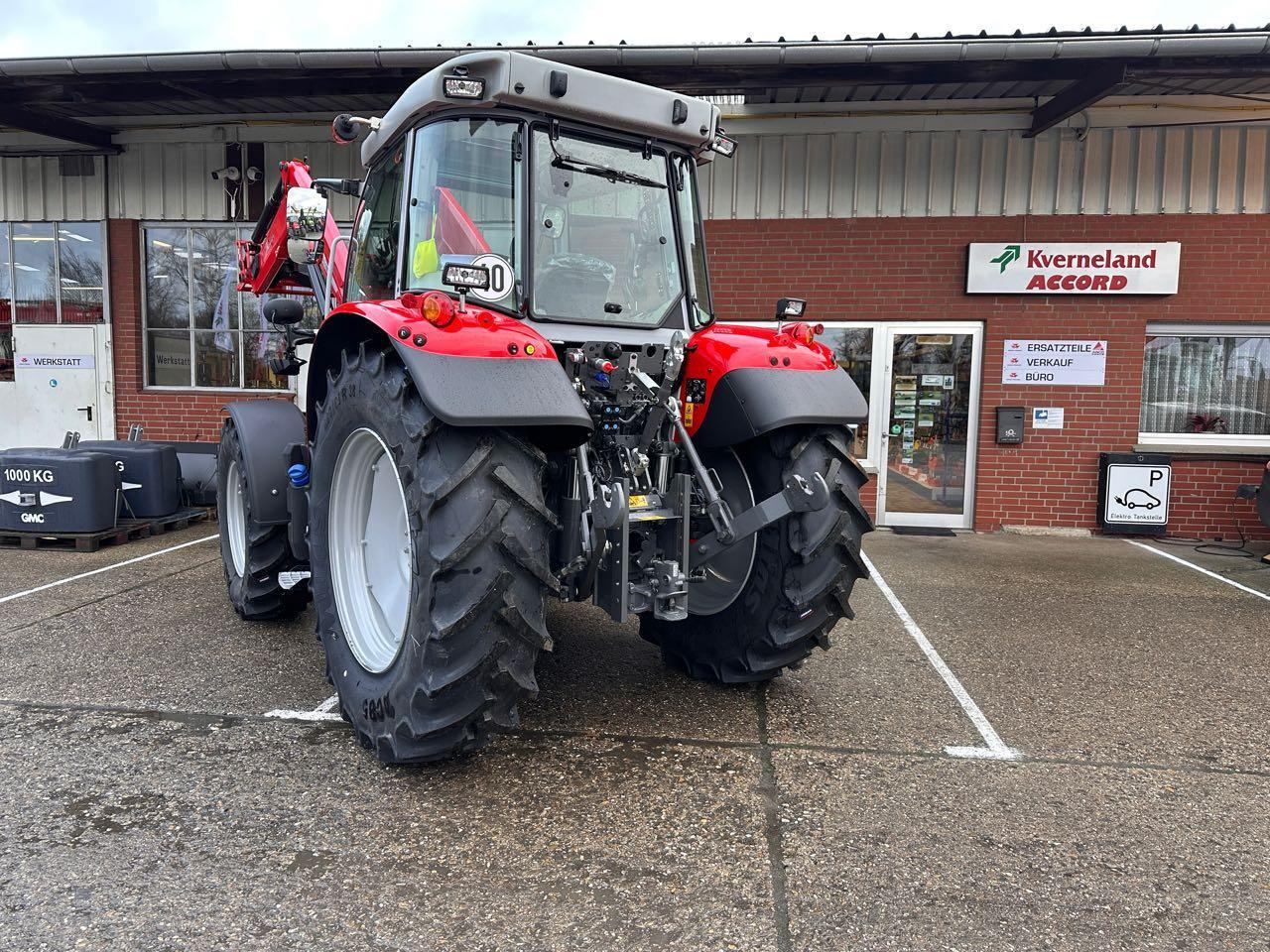 Massey Ferguson MF 5S.115 DYNA-6 - Трактор: снимка 4 Massey Ferguson MF 5S.115 DYNA-6 - Трактор: снимка 4