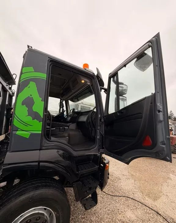 Самосвал камион Iveco Magirus AD 340 T • 8x4 • Bordmatik Wywrotka trójstronna • 450 KM • Euro 6 • Przebieg 294 304 km !: снимка 8 Самосвал камион Iveco Magirus AD 340 T • 8x4 • Bordmatik Wywrotka trójstronna • 450 KM • Euro 6 • Przebieg 294 304 km !: снимка 8