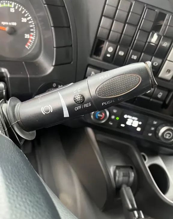 Самосвал камион Iveco Magirus AD 340 T • 8x4 • Bordmatik Wywrotka trójstronna • 450 KM • Euro 6 • Przebieg 294 304 km !: снимка 7 Самосвал камион Iveco Magirus AD 340 T • 8x4 • Bordmatik Wywrotka trójstronna • 450 KM • Euro 6 • Przebieg 294 304 km !: снимка 7