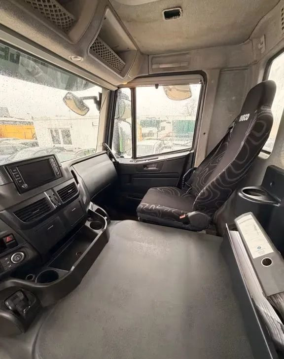 Самосвал камион Iveco Magirus AD 340 T • 8x4 • Bordmatik Wywrotka trójstronna • 450 KM • Euro 6 • Przebieg 294 304 km !: снимка 10 Самосвал камион Iveco Magirus AD 340 T • 8x4 • Bordmatik Wywrotka trójstronna • 450 KM • Euro 6 • Przebieg 294 304 km !: снимка 10