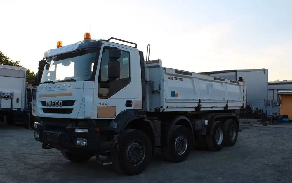 Iveco Trakker 450 | Meiller Trójstronny Wywrot | 8x4 | Euro 5| Retarder | Bordmatic | Klimatyzacja - Самосвал камион: снимка 1 Iveco Trakker 450 | Meiller Trójstronny Wywrot | 8x4 | Euro 5| Retarder | Bordmatic | Klimatyzacja - Самосвал камион: снимка 1