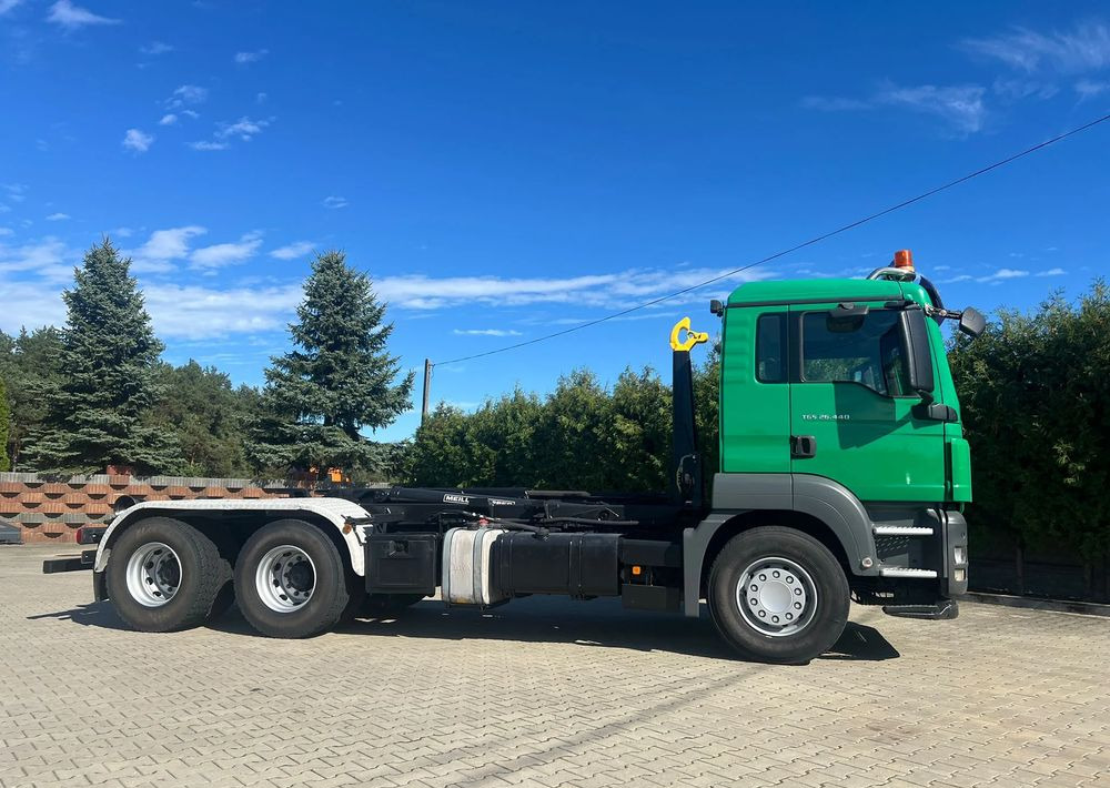 MAN TGS 26.440 | Hakowiec Meiller| 6x4 | 440 KM | przód resor, tył pneumatyczne |Belka ostrzegawcza (koguty) - Мултилифт с кука камион: снимка 4 MAN TGS 26.440 | Hakowiec Meiller| 6x4 | 440 KM | przód resor, tył pneumatyczne |Belka ostrzegawcza (koguty) - Мултилифт с кука камион: снимка 4