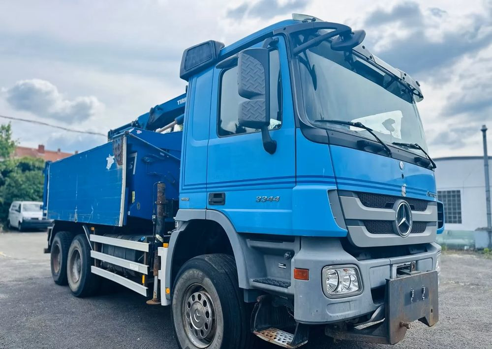 Mercedes-Benz ACTROS 3344 6x6 | Wywrotka z Kranem Terre 131 | Bordmatic - Самосвал камион: снимка 3 Mercedes-Benz ACTROS 3344 6x6 | Wywrotka z Kranem Terre 131 | Bordmatic - Самосвал камион: снимка 3