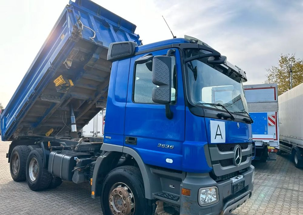 Mercedes-Benz Actros 2636 I Wywrotka trójstronna Meiller I Bordmatik I 6x4 I Euro 5 I Retarder I - Самосвал камион: снимка 2 Mercedes-Benz Actros 2636 I Wywrotka trójstronna Meiller I Bordmatik I 6x4 I Euro 5 I Retarder I - Самосвал камион: снимка 2