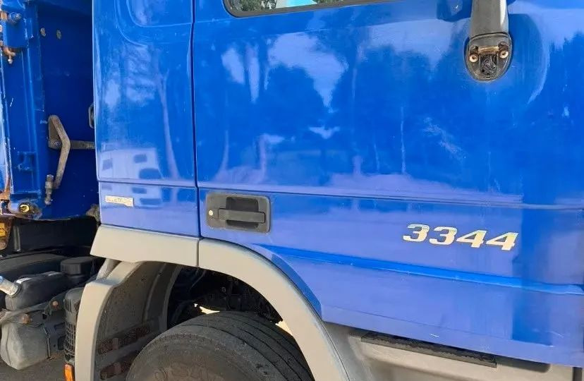 Mercedes-Benz Actros 3344 6x4 / Wywrotka trójstronna Miller / Euro 5 / - Самосвал камион: снимка 4 Mercedes-Benz Actros 3344 6x4 / Wywrotka trójstronna Miller / Euro 5 / - Самосвал камион: снимка 4