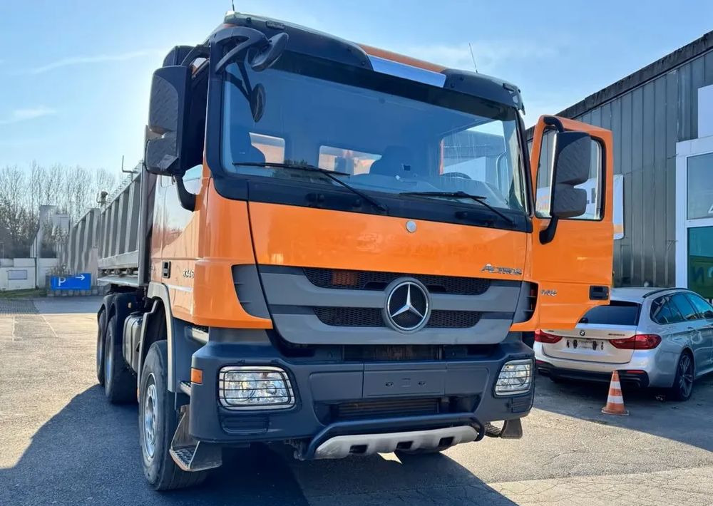 Mercedes-Benz Actros 3346 Kipper 6x4 | 3-stronny wywrot | 455 KM | Automat | Euro 4| Bordmatik|Retarder - Самосвал камион: снимка 5 Mercedes-Benz Actros 3346 Kipper 6x4 | 3-stronny wywrot | 455 KM | Automat | Euro 4| Bordmatik|Retarder - Самосвал камион: снимка 5