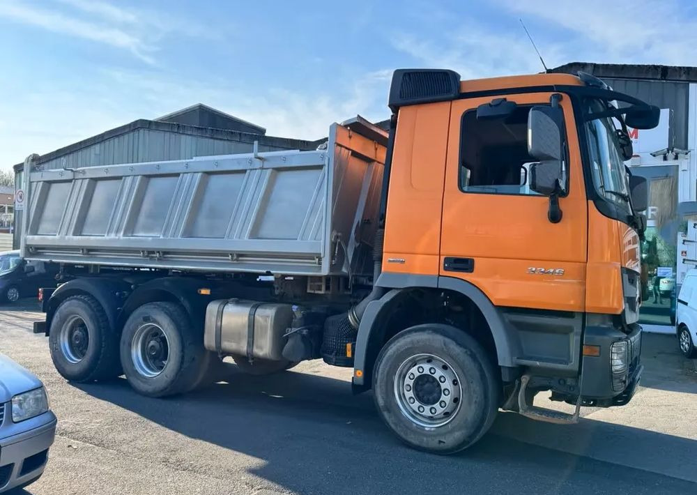 Mercedes-Benz Actros 3346 Kipper 6x4 | 3-stronny wywrot | 455 KM | Automat | Euro 4| Bordmatik|Retarder - Самосвал камион: снимка 2 Mercedes-Benz Actros 3346 Kipper 6x4 | 3-stronny wywrot | 455 KM | Automat | Euro 4| Bordmatik|Retarder - Самосвал камион: снимка 2