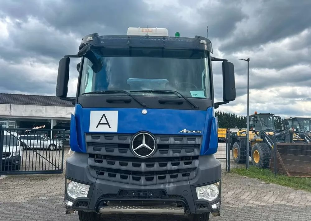 Mercedes-Benz Arocs 4142 | Wywrotka Schmitz | 8x4 | Euro 6 | Klima | Retarder | 242 598 km - Самосвал камион: снимка 5 Mercedes-Benz Arocs 4142 | Wywrotka Schmitz | 8x4 | Euro 6 | Klima | Retarder | 242 598 km - Самосвал камион: снимка 5