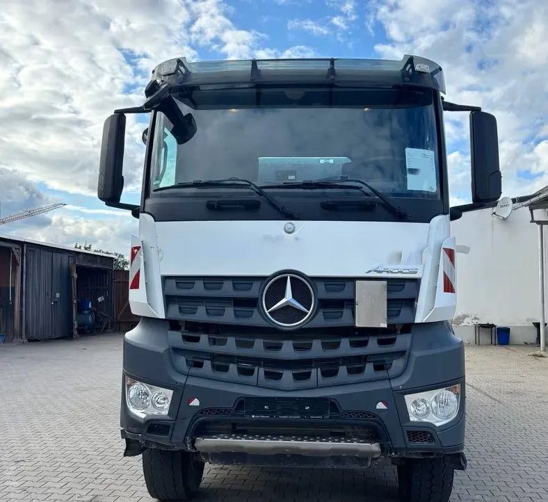 Mercedes-Benz Mercedes-Benz Arocs 4145AK 8x6 Allrad | Wywrotka Schmitz Mulda z hydrauliczną zabudową kiprującą | Euro 6c | Przebieg: 144 249 km !!!! - Самосвал камион: снимка 4 Mercedes-Benz Mercedes-Benz Arocs 4145AK 8x6 Allrad | Wywrotka Schmitz Mulda z hydrauliczną zabudową kiprującą | Euro 6c | Przebieg: 144 249 km !!!! - Самосвал камион: снимка 4