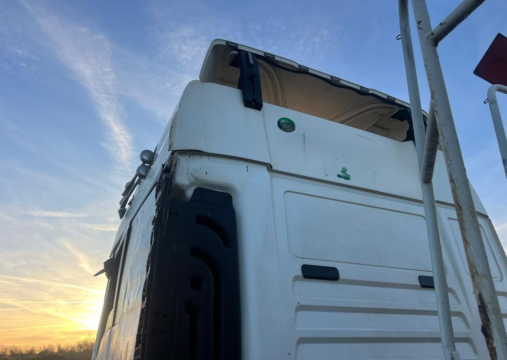 MAN TGX 500 KM (2017) / EURO 6 + Naczepa wywrotka 3-osiowa CARNEHL (2021) / oś podnoszona - Влекач, Самосвал полуремарке: снимка 4 MAN TGX 500 KM (2017) / EURO 6 + Naczepa wywrotka 3-osiowa CARNEHL (2021) / oś podnoszona - Влекач, Самосвал полуремарке: снимка 4