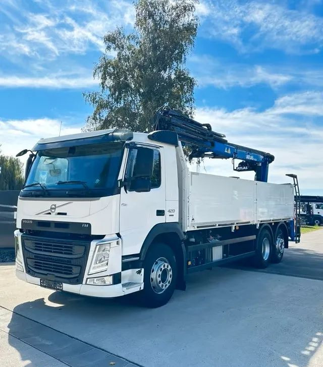 Volvo FM420 6x2 z zabudową budowlaną  / oś podnoszona i skrętna / HDS Atlas / Euro 6 / 238 000 km - Бордови камион, Камион с кран: снимка 1 Volvo FM420 6x2 z zabudową budowlaną  / oś podnoszona i skrętna / HDS Atlas / Euro 6 / 238 000 km - Бордови камион, Камион с кран: снимка 1