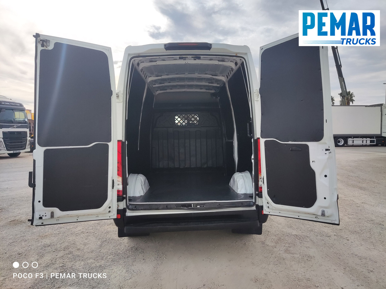 Лекотоварен автомобил фургон IVECO DAILY 35S13 130 CV FURGONETA L2 H3: снимка 15