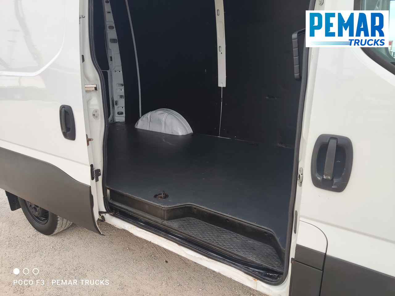 Лекотоварен автомобил фургон IVECO DAILY 35S13 130 CV FURGONETA L2 H3: снимка 14