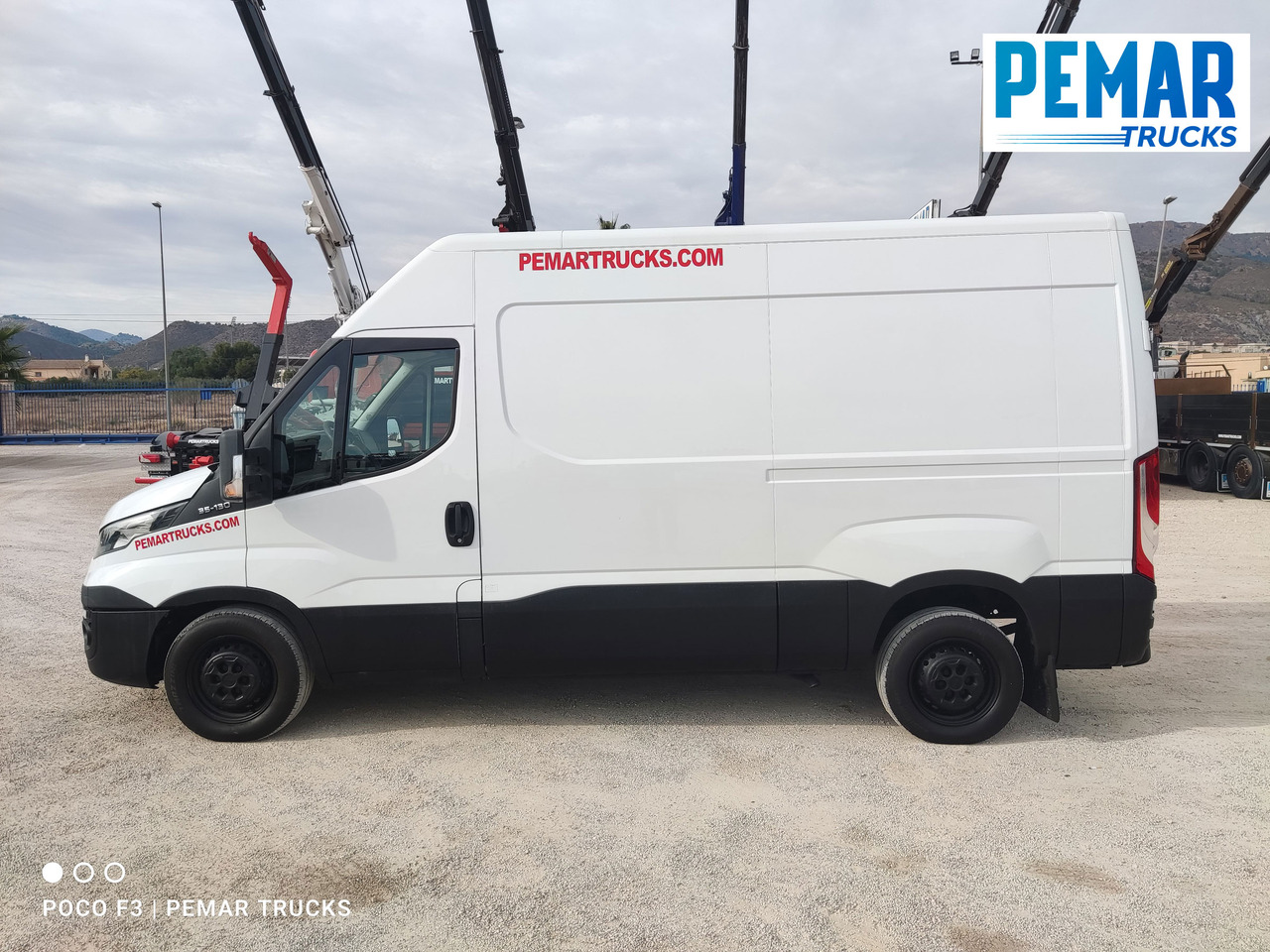 Лекотоварен автомобил фургон IVECO DAILY 35S13 130 CV FURGONETA L2 H3: снимка 12