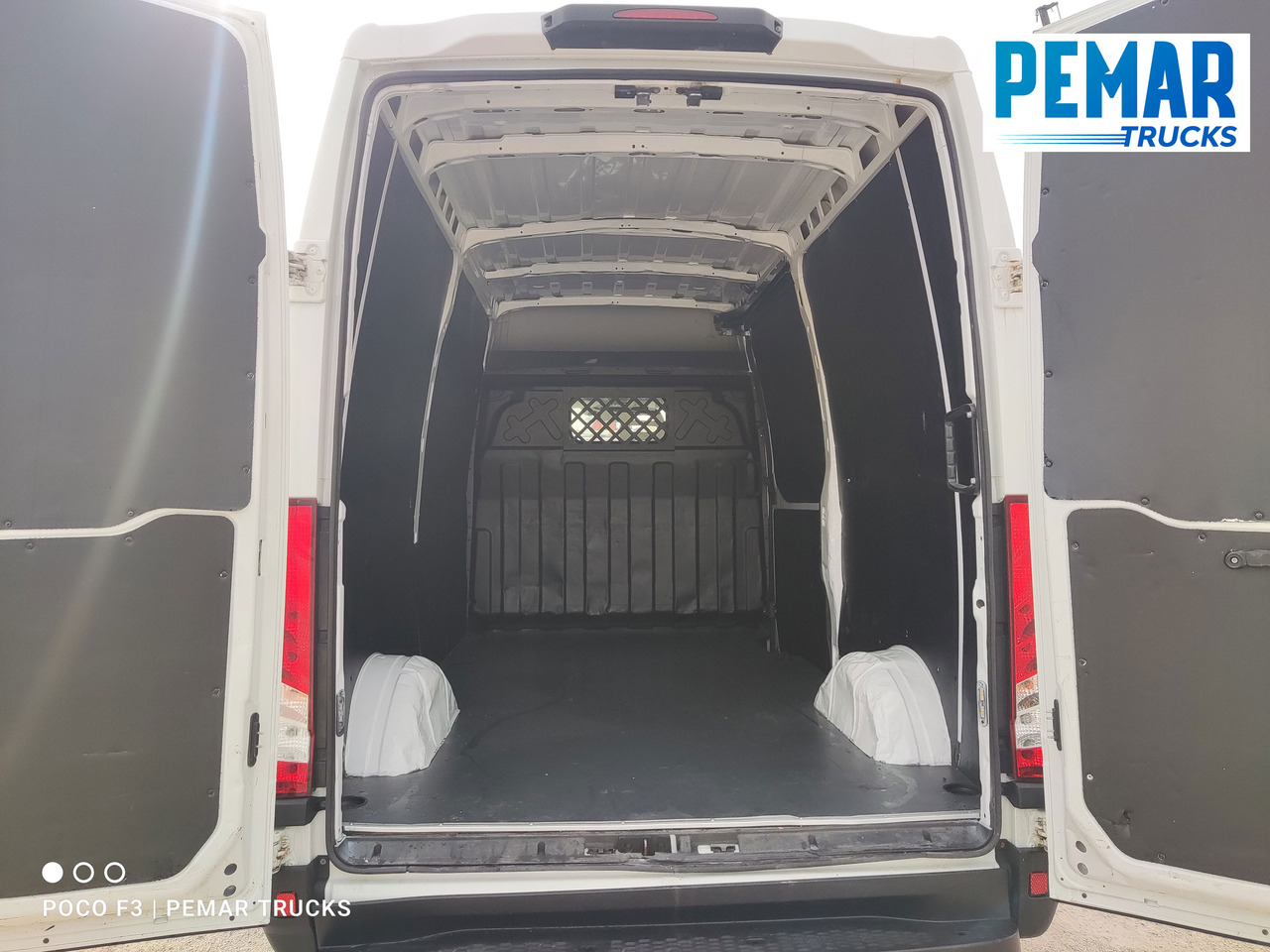 Лекотоварен автомобил фургон IVECO DAILY 35S13 130 CV FURGONETA L2 H3: снимка 16