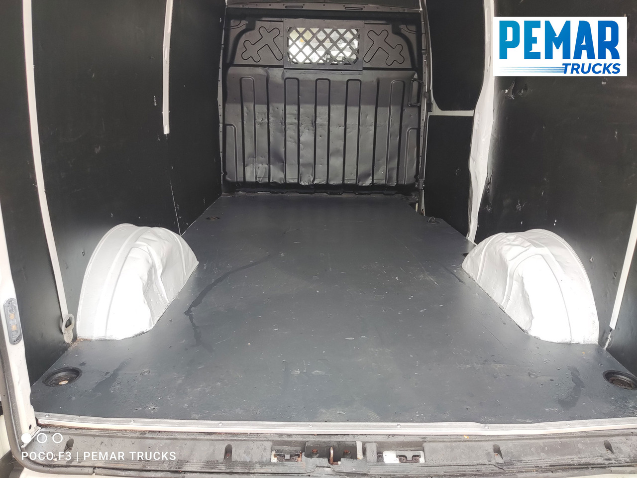 Лекотоварен автомобил фургон IVECO DAILY 35S13 130 CV FURGONETA L2 H3: снимка 17