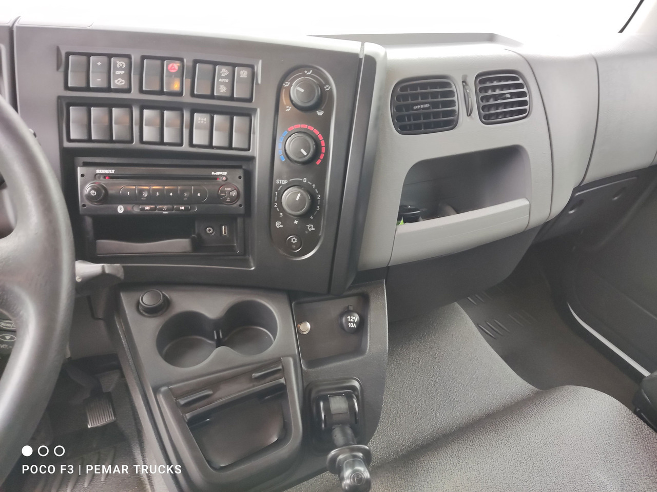 Лизинг на RENAULT MIDLUM D16 240 EURO 6 RENAULT MIDLUM D16 240 EURO 6: снимка 21