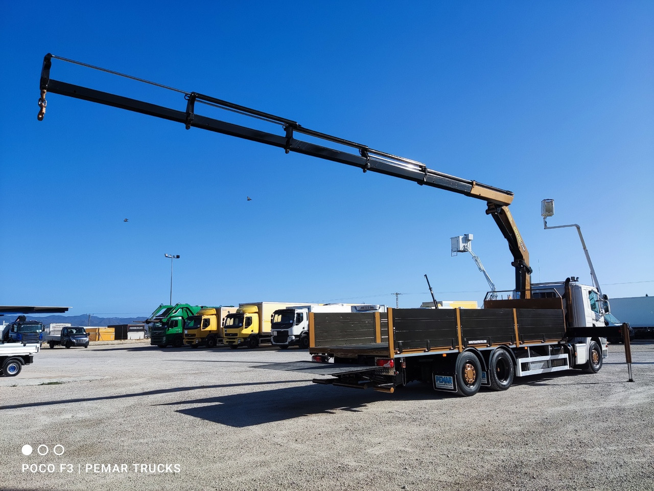 SCANIA P 420 6X2 GRUA CAJA FIJA - Контейнеровоз/ Сменна каросерия камион, Камион с кран: снимка 4 SCANIA P 420 6X2 GRUA CAJA FIJA - Контейнеровоз/ Сменна каросерия камион, Камион с кран: снимка 4