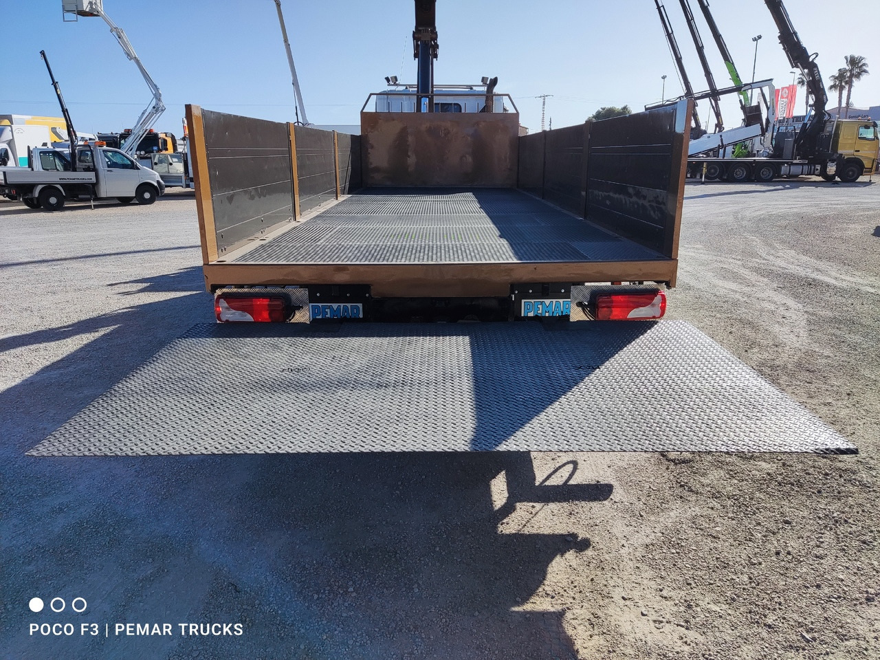 SCANIA P 420 6X2 GRUA CAJA FIJA - Контейнеровоз/ Сменна каросерия камион, Камион с кран: снимка 5 SCANIA P 420 6X2 GRUA CAJA FIJA - Контейнеровоз/ Сменна каросерия камион, Камион с кран: снимка 5