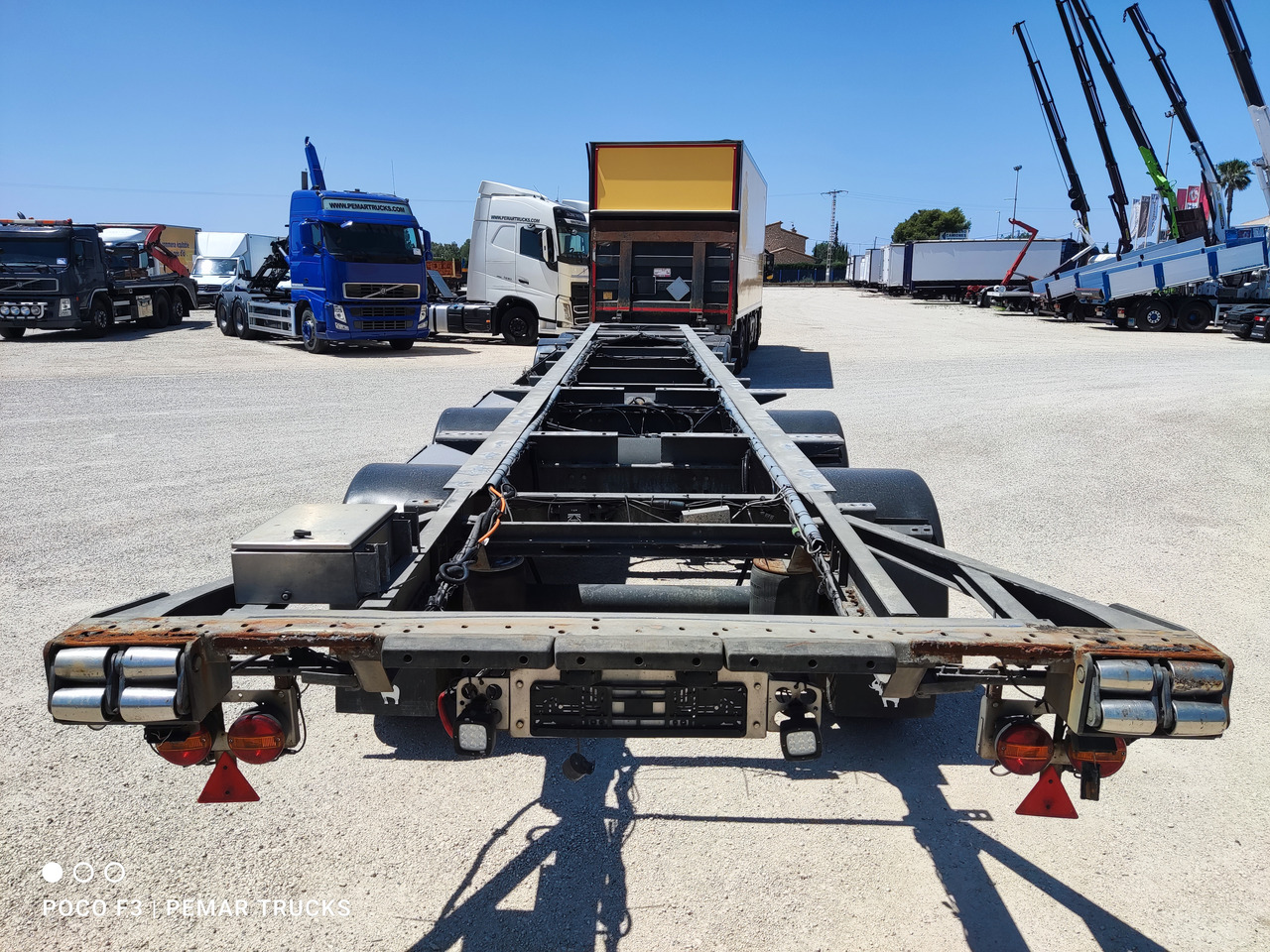 SCHMITZ CARGOBULL KO36 CHASIS MEGATRAILER 4 ejes - Шаси ремарке: снимка 4 SCHMITZ CARGOBULL KO36 CHASIS MEGATRAILER 4 ejes - Шаси ремарке: снимка 4