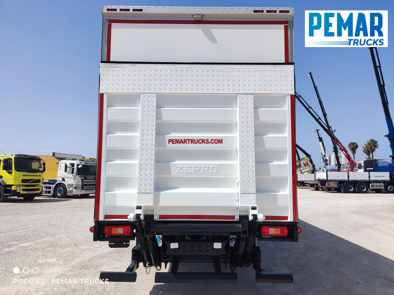 Камион фургон VOLVO FE 320 CAJA CERRADA 18T EURO 6: снимка 6