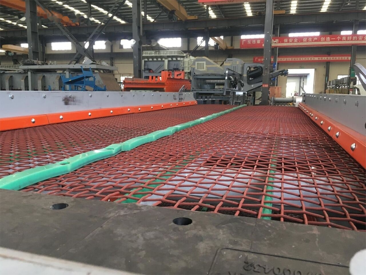 Kinglink Copper Ore Circular Vibrating Screen 3YA2160 | 200TPH - Пресевна инсталация: снимка 3 Kinglink Copper Ore Circular Vibrating Screen 3YA2160 | 200TPH - Пресевна инсталация: снимка 3