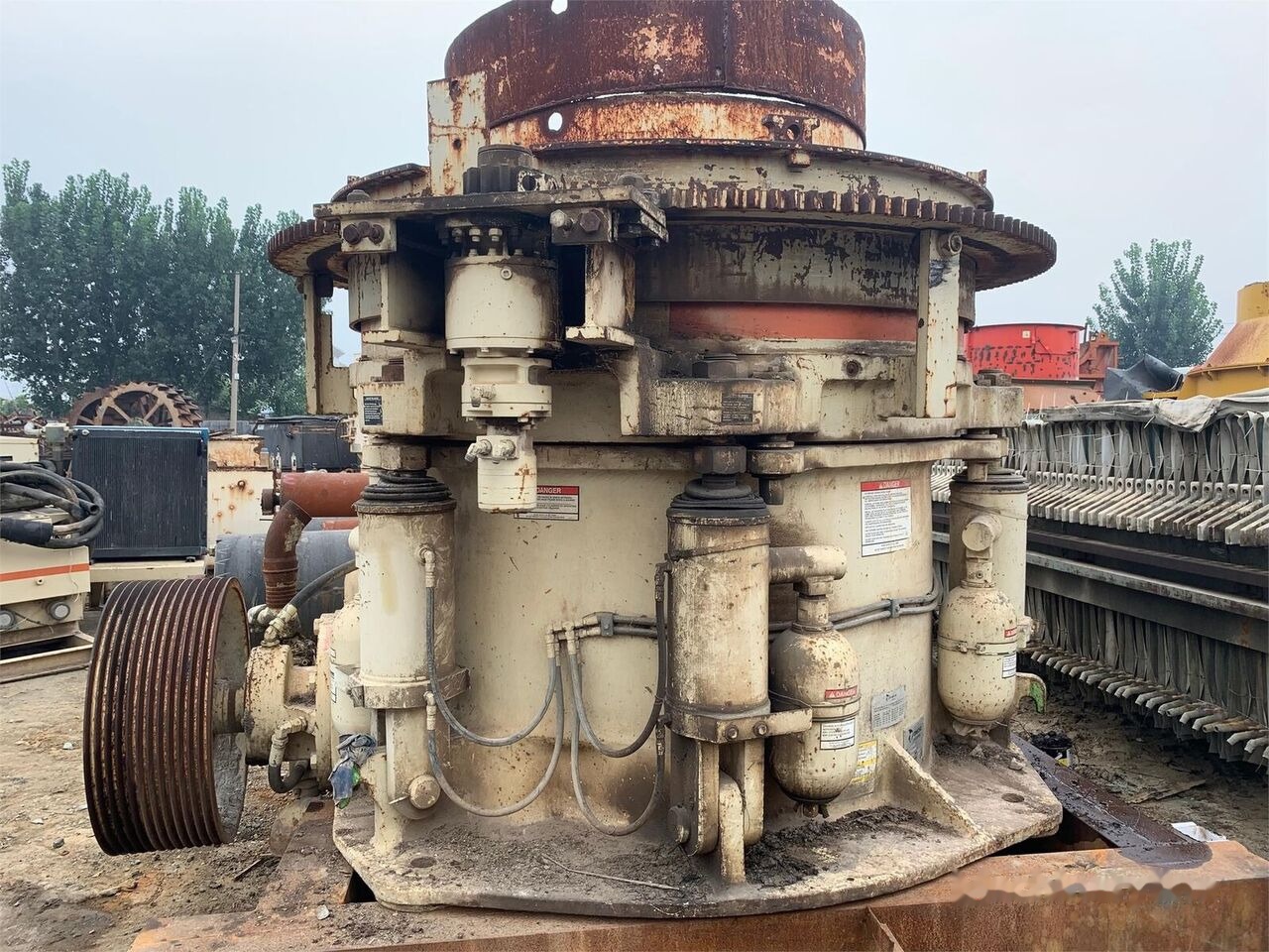 Metso HP400 Original Cone Crusher Used - Конусна трошачка: снимка 1 Metso HP400 Original Cone Crusher Used - Конусна трошачка: снимка 1