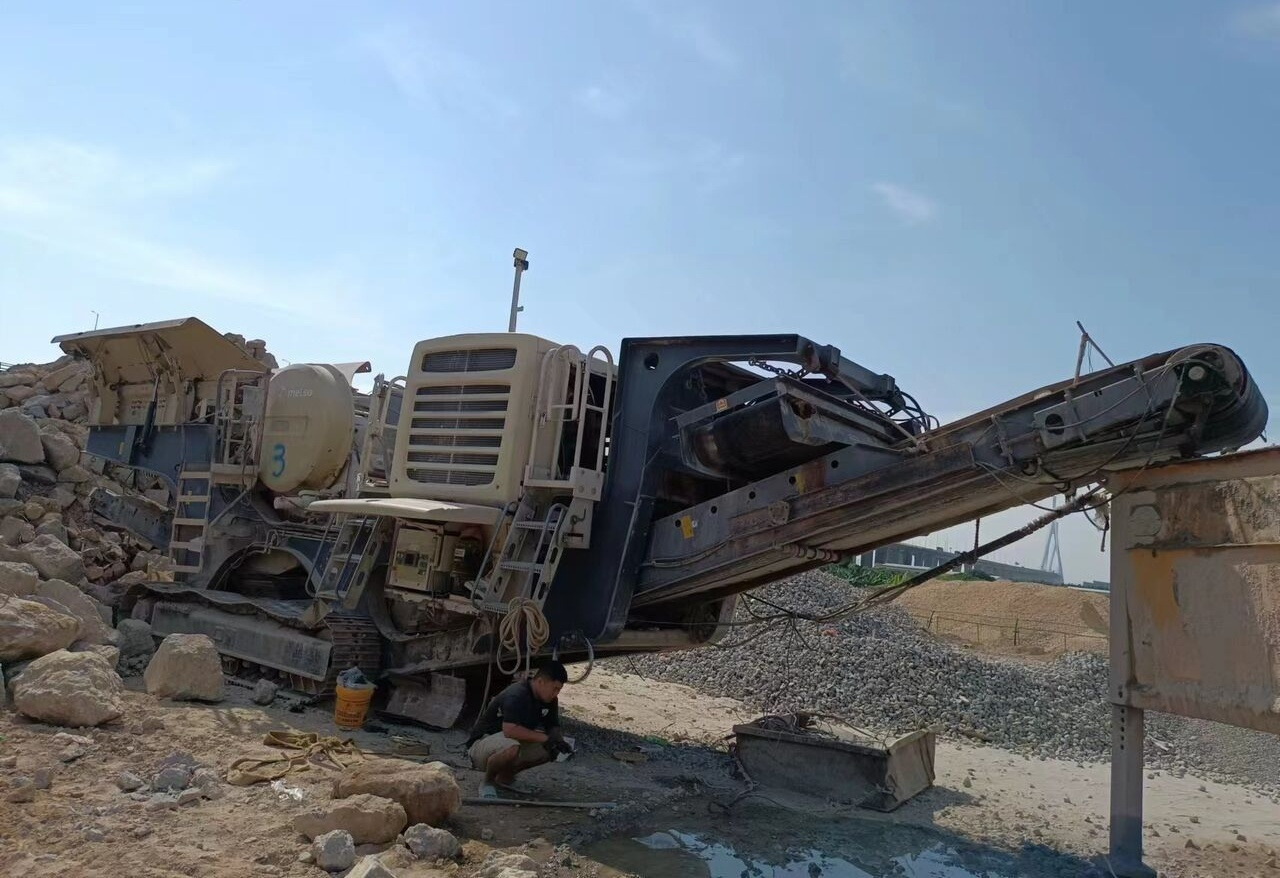 Metso Lokotrack LT106 Jaw Crusher - Мобилна трошачка: снимка 5 Metso Lokotrack LT106 Jaw Crusher - Мобилна трошачка: снимка 5