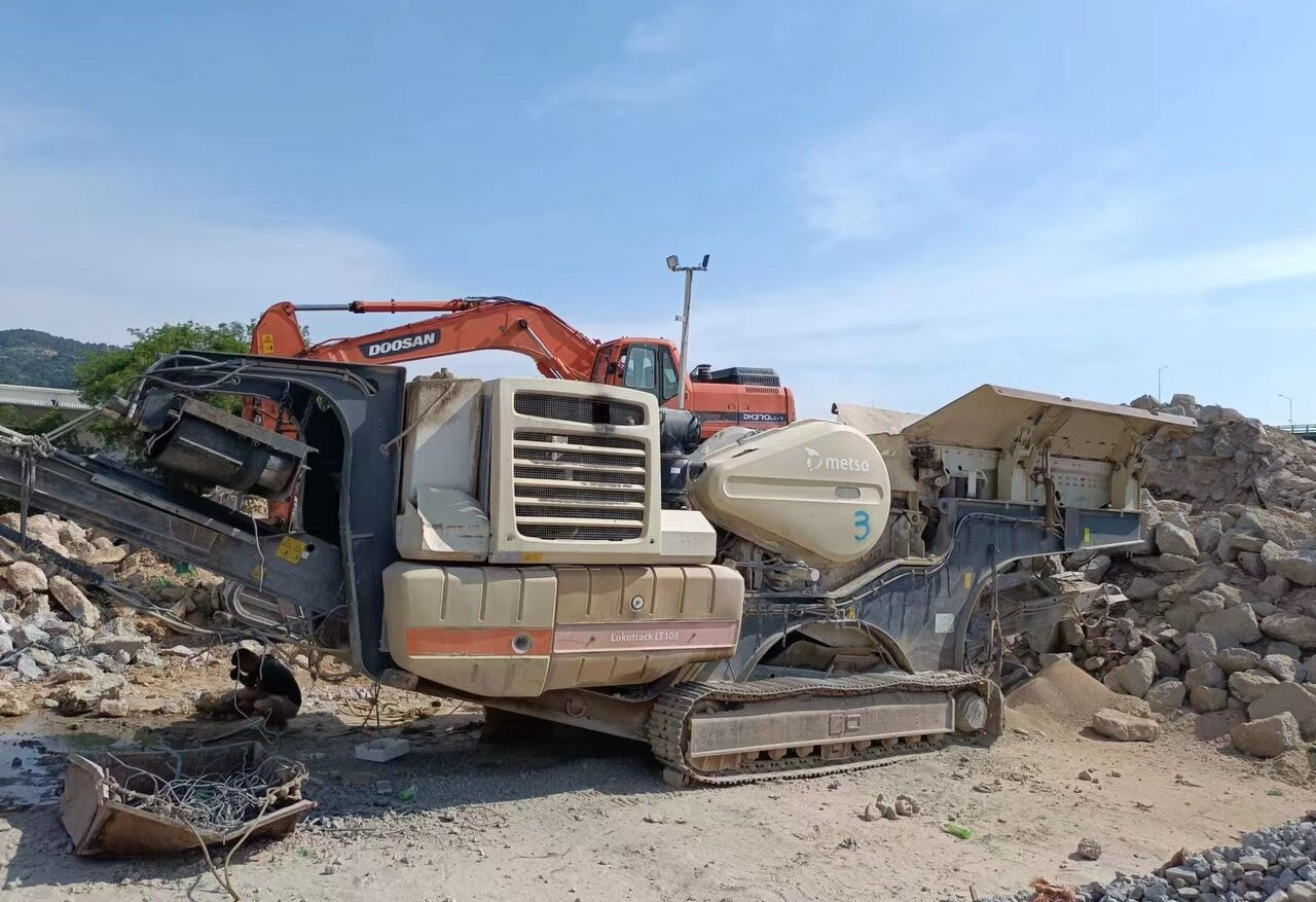 Metso Lokotrack LT106 Jaw Crusher - Мобилна трошачка: снимка 4 Metso Lokotrack LT106 Jaw Crusher - Мобилна трошачка: снимка 4