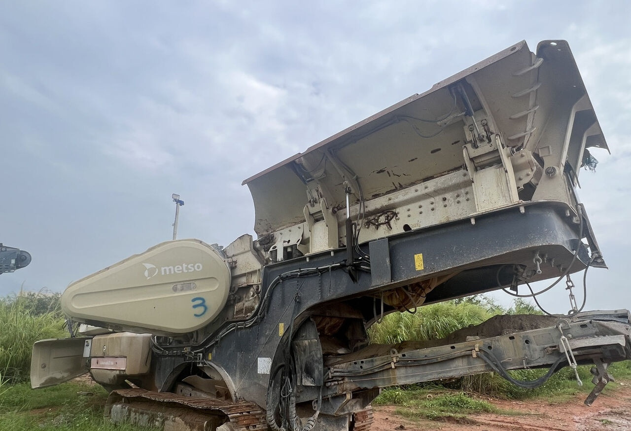 Metso Lokotrack LT106 Jaw Crusher - Мобилна трошачка: снимка 1 Metso Lokotrack LT106 Jaw Crusher - Мобилна трошачка: снимка 1