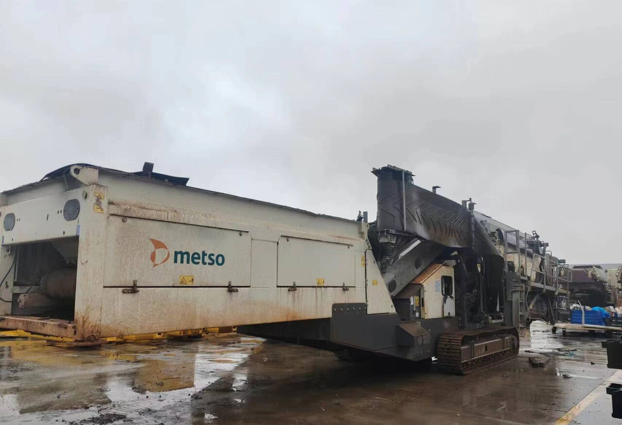 Metso Lokotrack ST4.8 Crawler Screen - Пресевна инсталация: снимка 2 Metso Lokotrack ST4.8 Crawler Screen - Пресевна инсталация: снимка 2