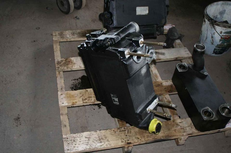 Wärmetauscher / Ölkühler ZF Getriebe 0501209257 - Скоростна кутия и части: снимка 1 Wärmetauscher / Ölkühler ZF Getriebe 0501209257 - Скоростна кутия и части: снимка 1