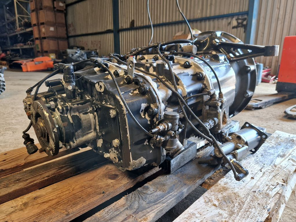 EATON / VICKERS Y 08389 - Скоростна кутия за Камион: снимка 3 EATON / VICKERS Y 08389 - Скоростна кутия за Камион: снимка 3